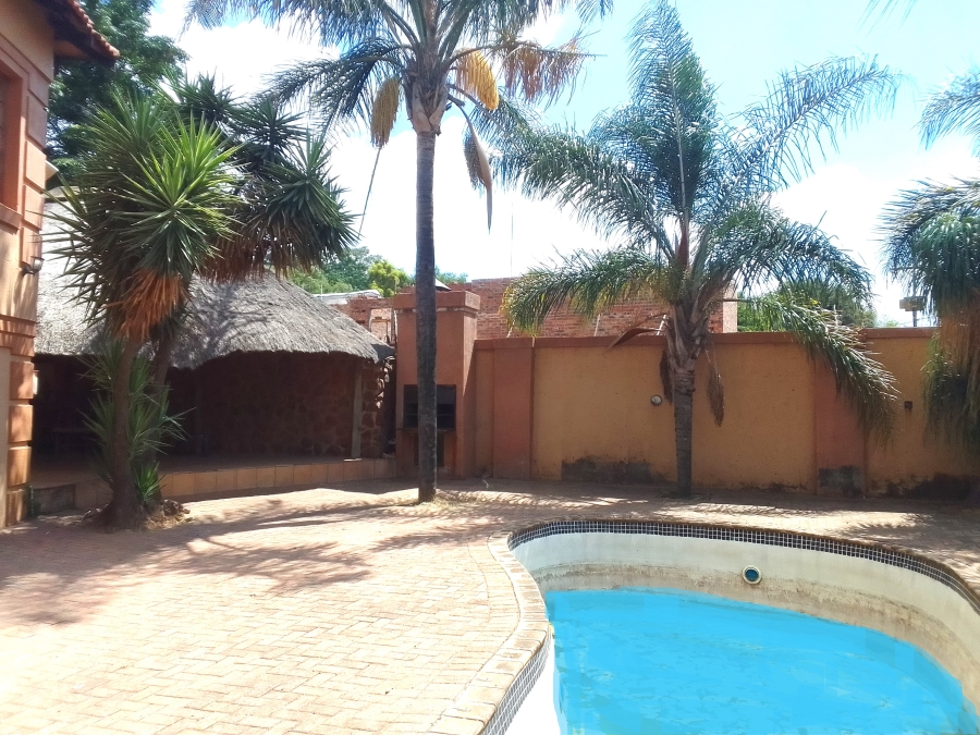 12 Bedroom Property for Sale in Olifantsnek North West